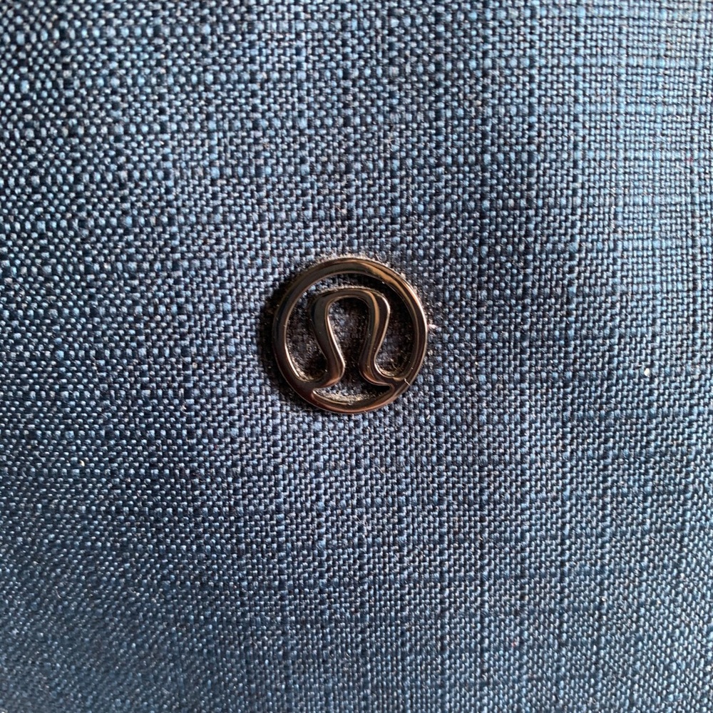 Lululemon Weekender/Duffle Bag - Picture 4 of 12